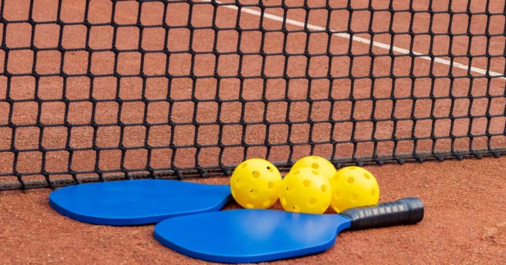 pickleball equipement